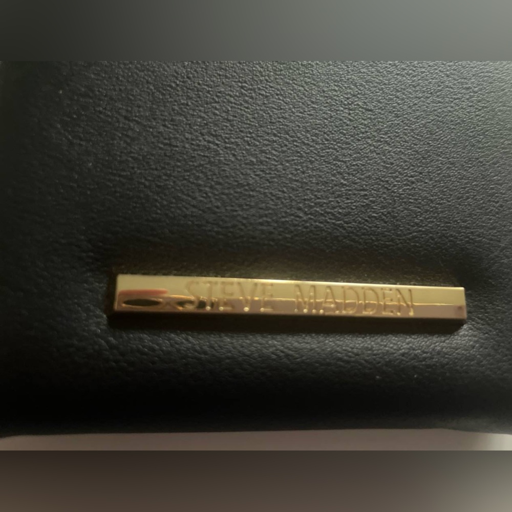 Steve Madden Black Wallet with Gold Detail - Picture 6 of 6